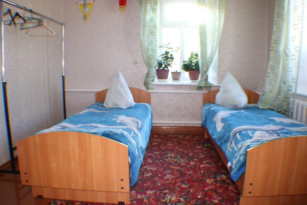 Hostel Ilbirs Karakol Exterior foto